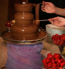 шоколадный фонтан на свадьбу